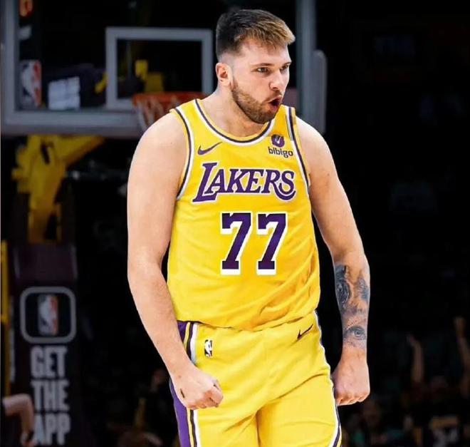 东契奇27岁创NBA三分纪录 超越库里成最年轻1600三