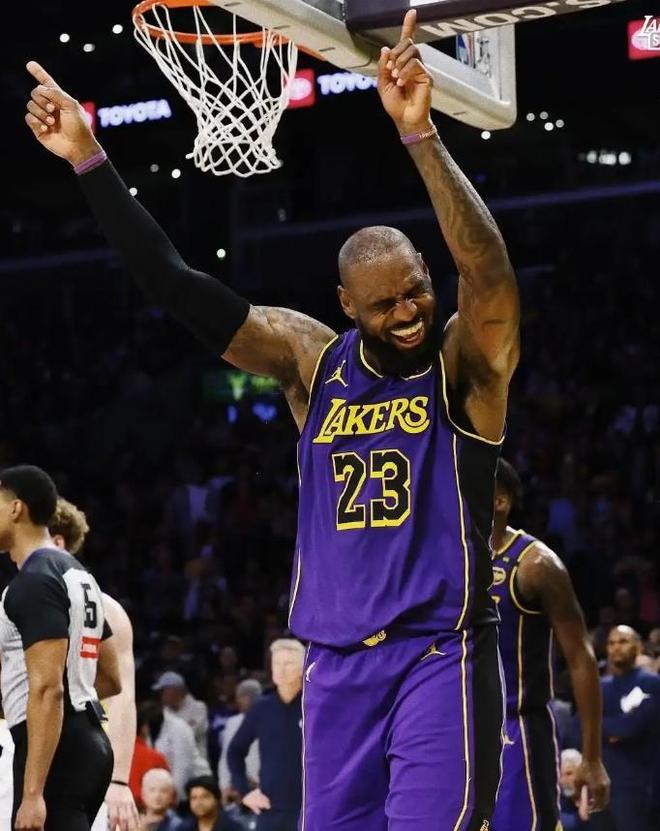 东契奇27岁创NBA三分纪录 超越库里成最年轻1600三