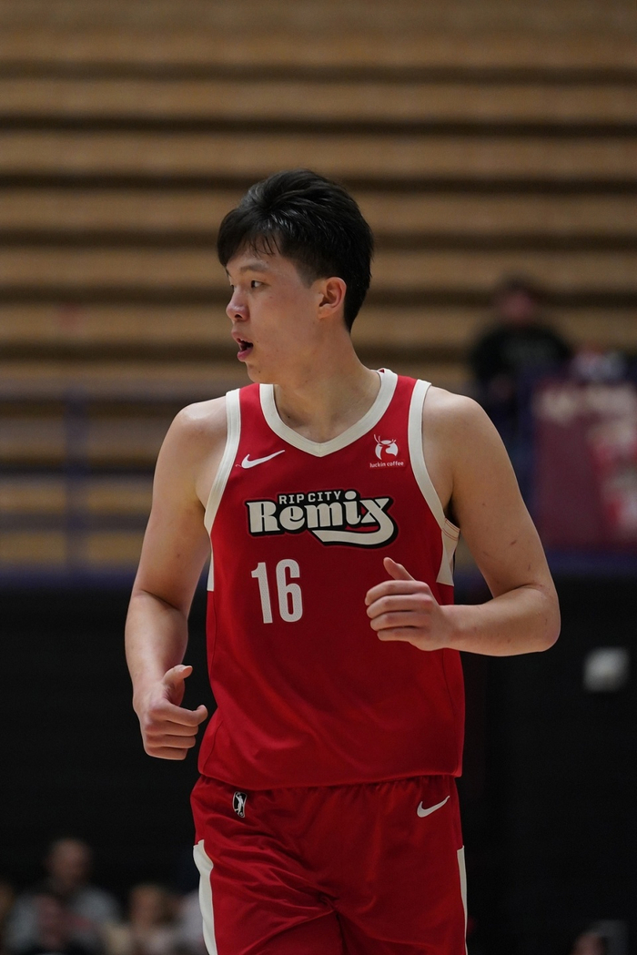 杨瀚森夏季联赛高失误暴露NBA适应困境