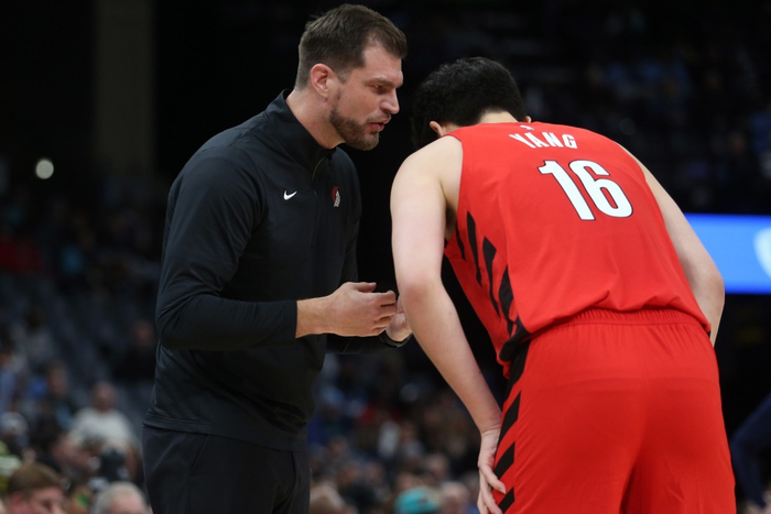 杨瀚森夏季联赛高失误暴露NBA适应困境