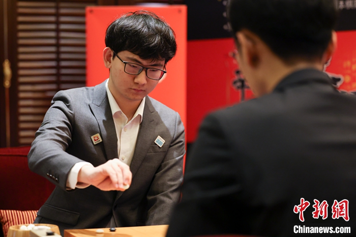 申真谞在农心杯跨届实现15连胜纪录，辜梓豪明日