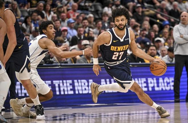 约基奇三双引领掘金大胜独行侠 穆雷狂砍53分助