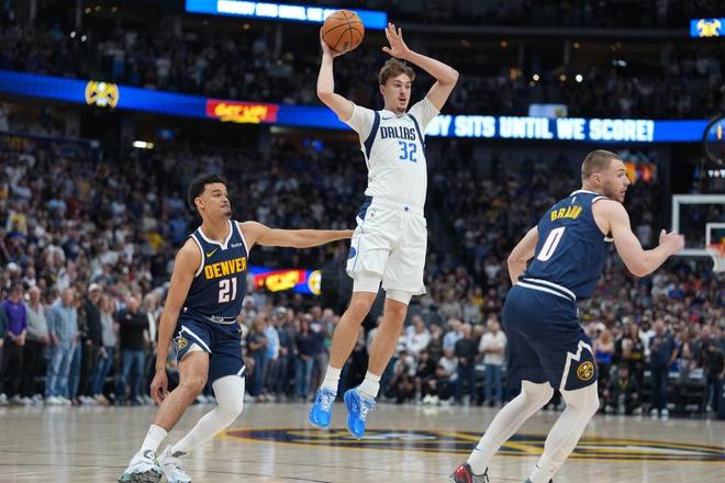 约基奇三双引领掘金大胜独行侠 穆雷狂砍53分助