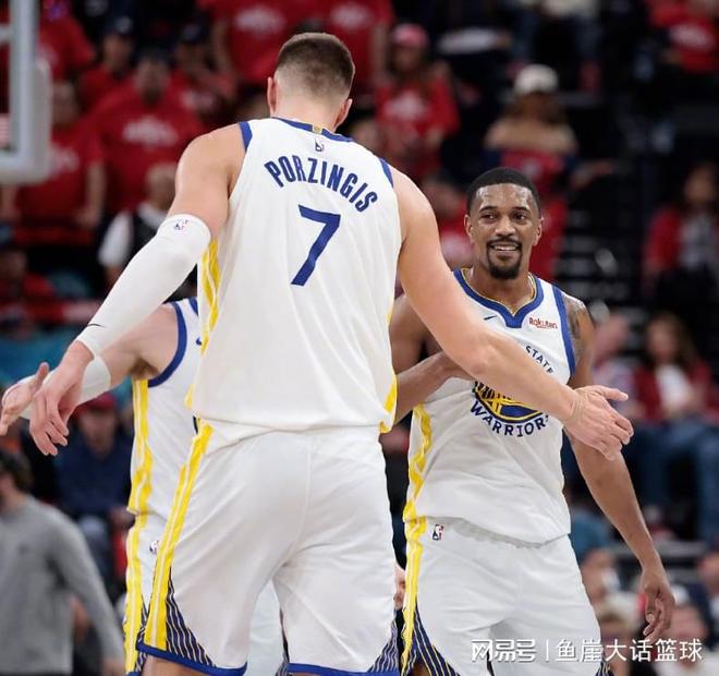 勇士末节爆发逆转快船 创附加赛三分纪录